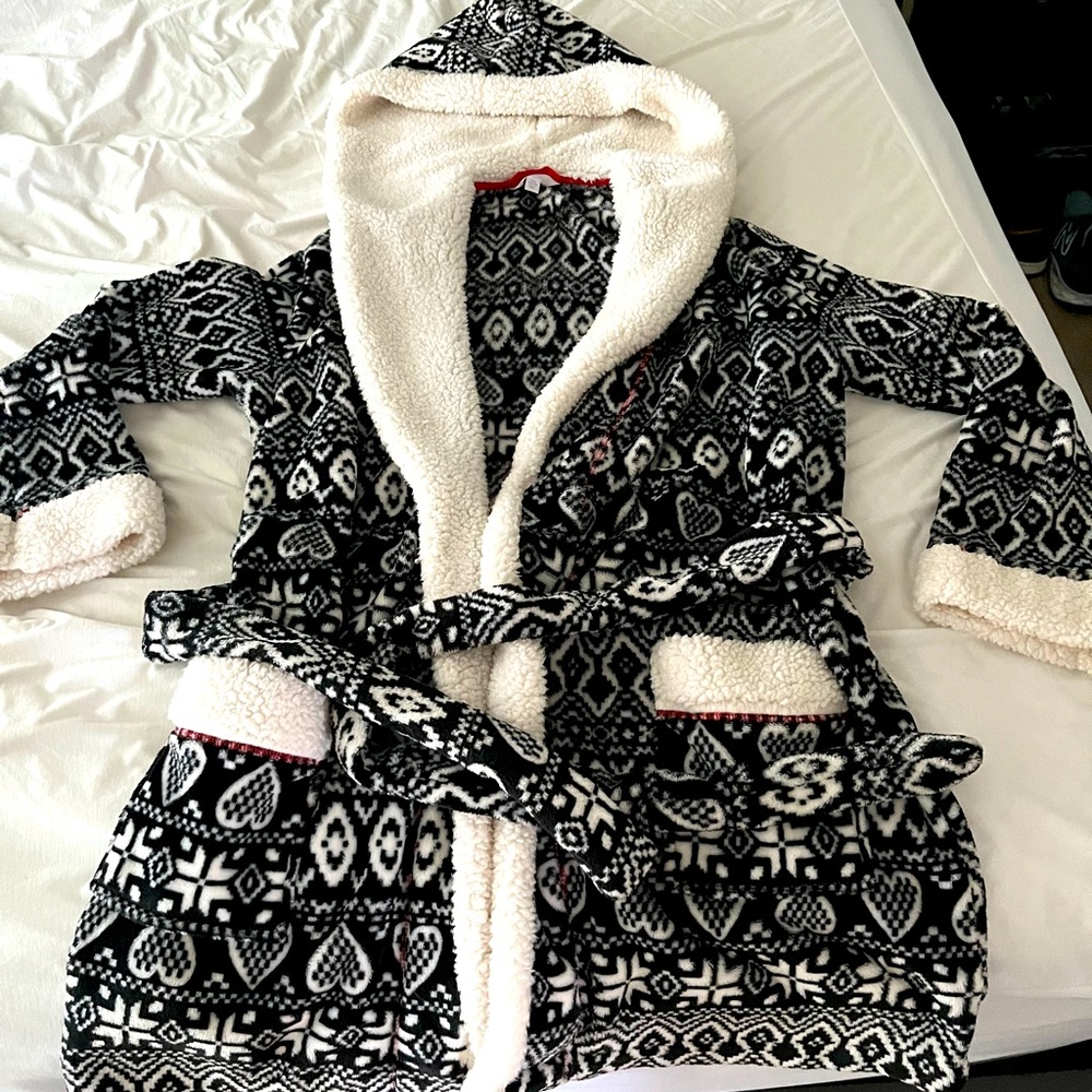 Bath Robe Black & White Large